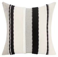 Cargar imagen en el visor de la galería, Striped pillow
