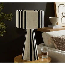 Cargar imagen en el visor de la galería, Gia Black Table Lamp
