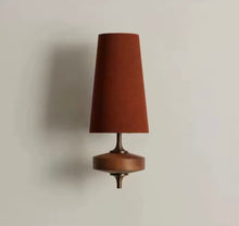 Cargar imagen en el visor de la galería, Retro Shade Sconce
