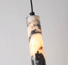 Cargar imagen en el visor de la galería, Linear Marble Pendant Light
