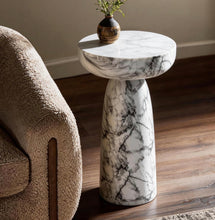 Cargar imagen en el visor de la galería, Marble Look Side Table
