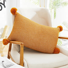 Cargar imagen en el visor de la galería, Knitted Pompom Pillow
