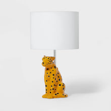 Cargar imagen en el visor de la galería, Cheetah Table Lamp
