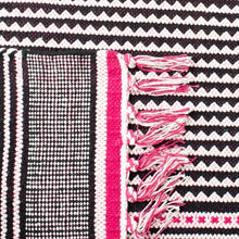 Cargar imagen en el visor de la galería, Pink Multi Cotton Rug
